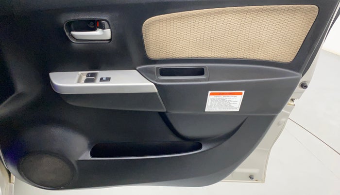2017 Maruti Wagon R 1.0 LXI CNG, CNG, Manual, 69,527 km, Driver Side Door Panels Control