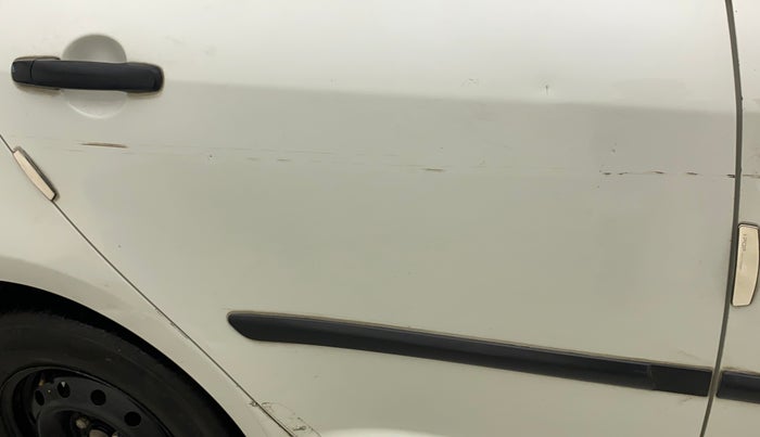 2011 Maruti Swift LXI, Petrol, Manual, 45,252 km, Right rear door - Minor scratches