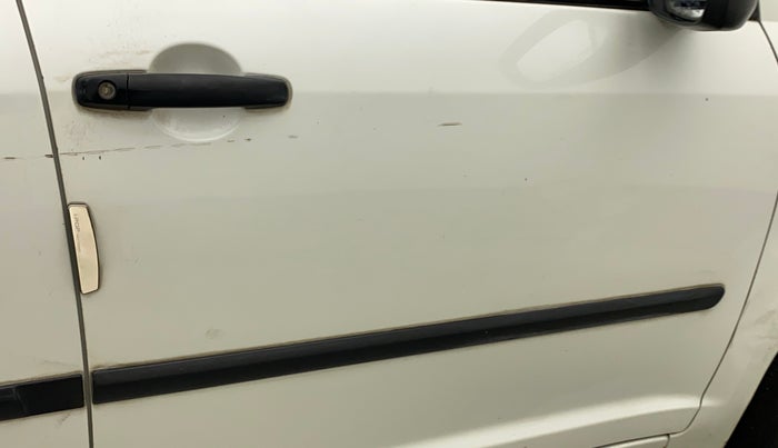 2011 Maruti Swift LXI, Petrol, Manual, 45,252 km, Driver-side door - Minor scratches