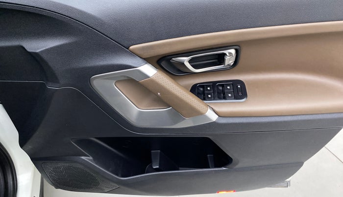 2021 Tata Harrier XZ PLUS 2.0L DUAL TONE, Diesel, Manual, 17,488 km, Driver Side Door Panels Control
