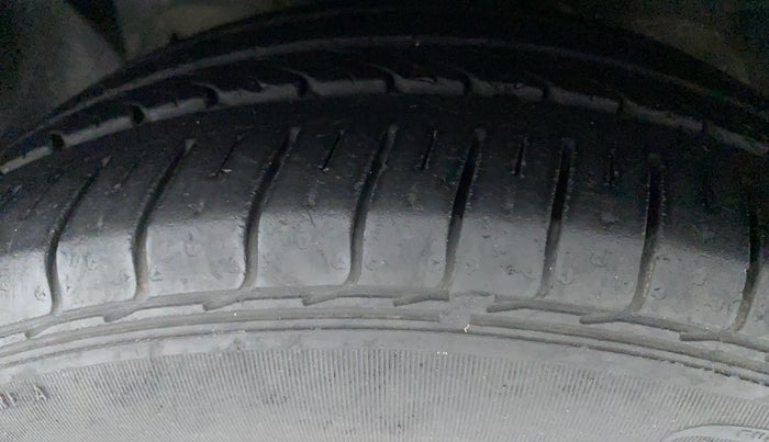2019 Ford FREESTYLE TITANIUM 1.2 PETROL, Petrol, Manual, 16,565 km, Left Front Tyre Tread