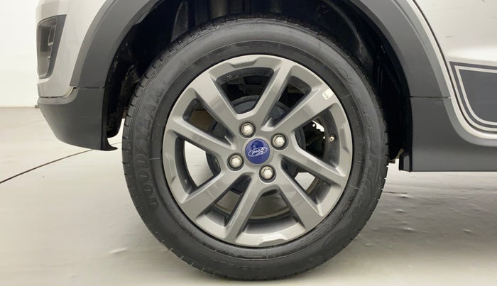2018 Ford FREESTYLE TREND PLUS 1.2 PETROL, Petrol, Manual, 42,329 km, Right Rear Wheel