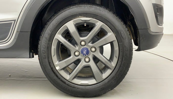 2018 Ford FREESTYLE TREND PLUS 1.2 PETROL, Petrol, Manual, 42,329 km, Left Rear Wheel