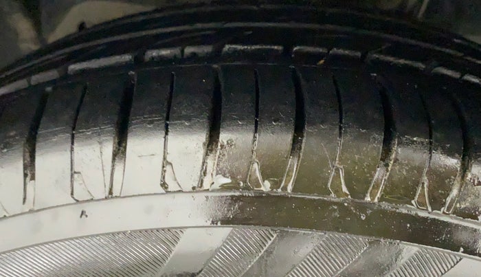 2018 Ford FREESTYLE TREND PLUS 1.2 PETROL, Petrol, Manual, 42,329 km, Left Front Tyre Tread