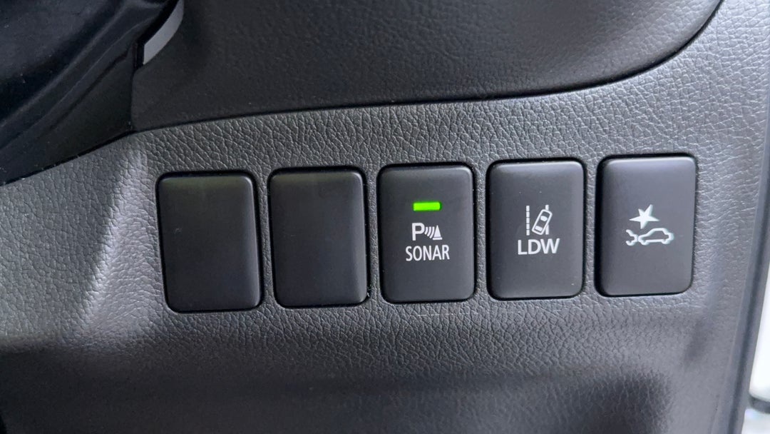 2019 Mitsubishi Outlander Ls 7 Seat (AWD), Automatic, 102224 km, Utility Switches/Buttons