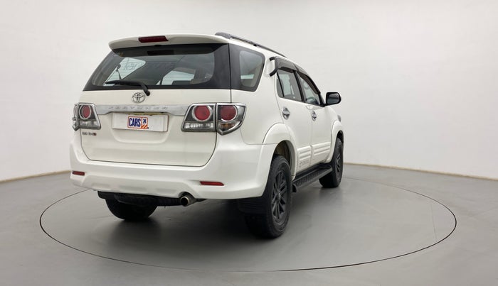 2015 Toyota Fortuner 3.0 4X2 MT, Diesel, Manual, 36,467 km, Right Back Diagonal