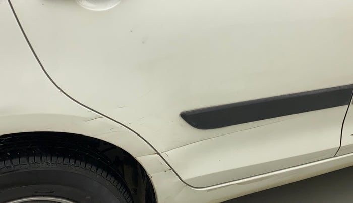 2015 Maruti Swift LXI (O), Petrol, Manual, 18,828 km, Right rear door - Minor scratches