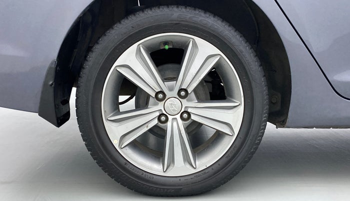 2018 Hyundai Verna 1.6 SX VTVT, Petrol, Manual, 57,656 km, Right Rear Wheel