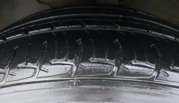 2018 Hyundai Verna 1.6 SX VTVT, Petrol, Manual, 57,656 km, Left Front Tyre Tread