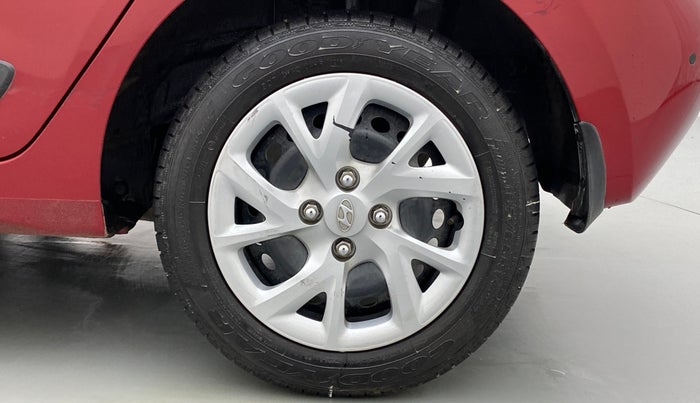 2018 Hyundai Grand i10 SPORTZ 1.2 KAPPA VTVT, Petrol, Manual, 10,712 km, Left Rear Wheel