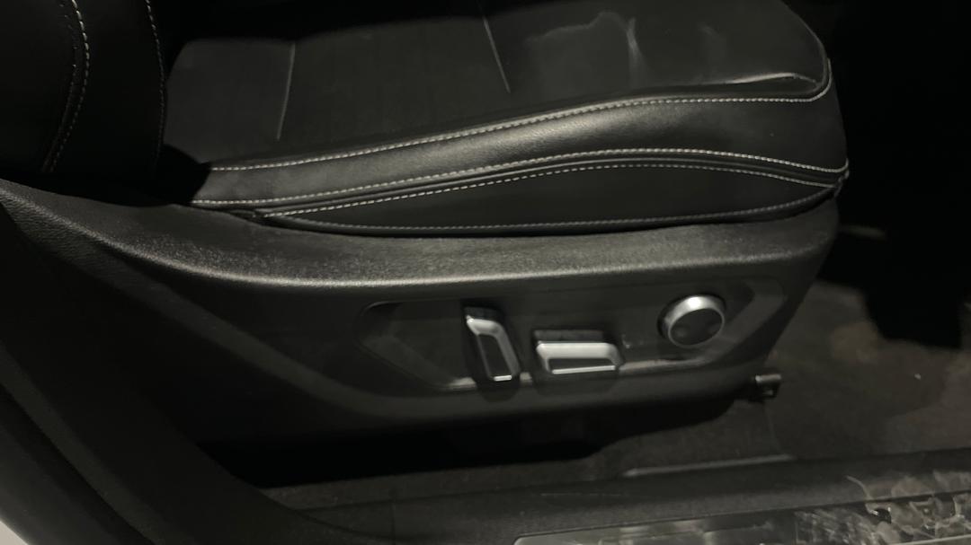 2022 GWM Haval H6 Ultra Hybrid, Automatic, 42996 km, Drivers Side Adjustment Panel