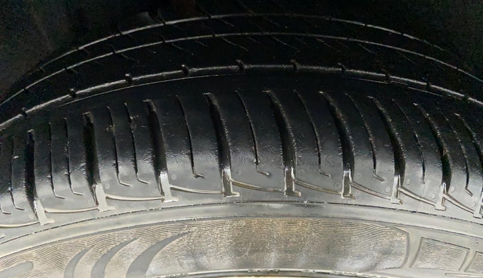 2019 Maruti Vitara Brezza VDI, Diesel, Manual, 27,830 km, Right Rear Tyre Tread