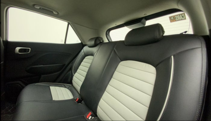 2019 Hyundai VENUE SX 1.0 TURBO, Petrol, Manual, 42,425 km, Right Side Rear Door Cabin