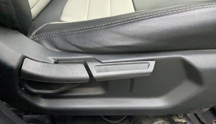 2019 Hyundai VENUE SX 1.0 TURBO, Petrol, Manual, 42,425 km, Driver Side Adjustment Panel