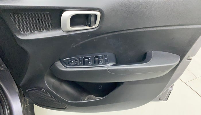 2019 Hyundai VENUE SX 1.0 TURBO, Petrol, Manual, 42,425 km, Driver Side Door Panels Control