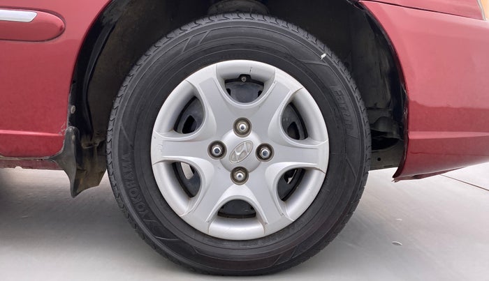 2011 Hyundai Accent EXECUTIVE, Petrol, Manual, 70,123 km, Right Front Wheel