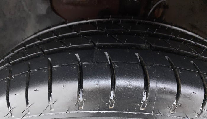 2016 Hyundai Elite i20 SPORTZ 1.2, Petrol, Manual, 39,107 km, Left Front Tyre Tread