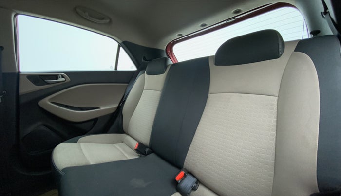 2016 Hyundai Elite i20 SPORTZ 1.2, Petrol, Manual, 39,107 km, Right Side Rear Door Cabin