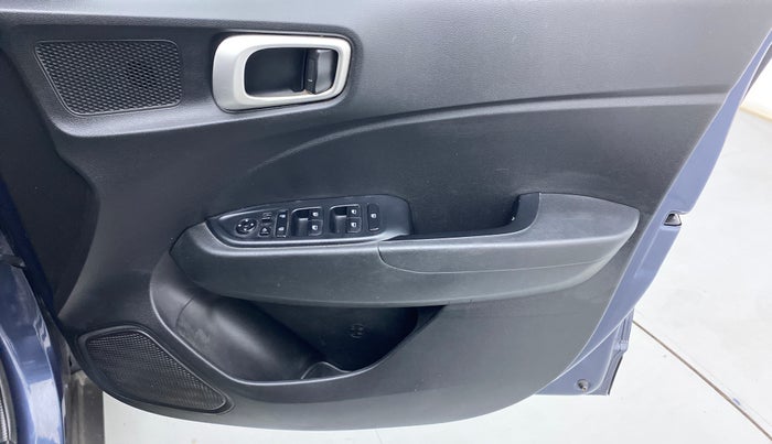 2019 Hyundai VENUE SX PLUS 1.0 TURBO DCT, Petrol, Automatic, 54,502 km, Driver Side Door Panels Control