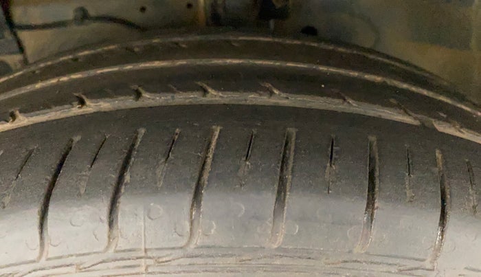 2019 Maruti Ciaz SIGMA 1.5 SHVS MT  PETROL, Petrol, Manual, 26,894 km, Left Front Tyre Tread