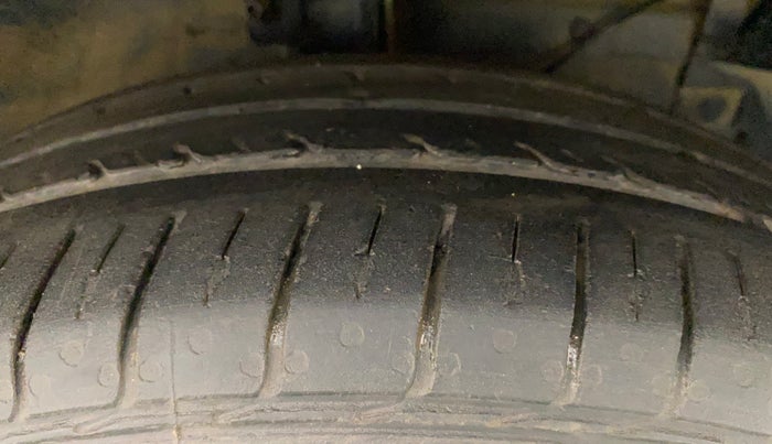 2019 Maruti Ciaz SIGMA 1.5 SHVS MT  PETROL, Petrol, Manual, 26,894 km, Right Front Tyre Tread