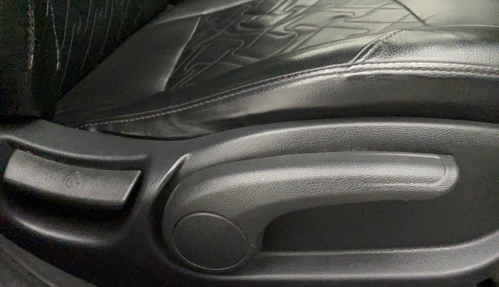 2017 Hyundai Elite i20 SPORTZ 1.2, Petrol, Manual, 79,192 km, Driver Side Adjustment Panel