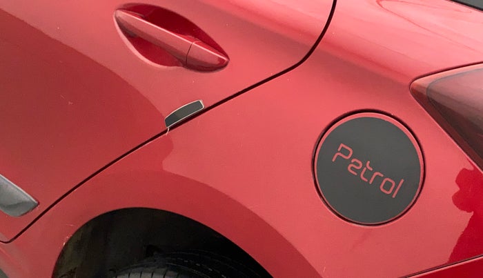 2017 Hyundai Elite i20 SPORTZ 1.2, Petrol, Manual, 79,192 km, Left quarter panel - Graphic sticker