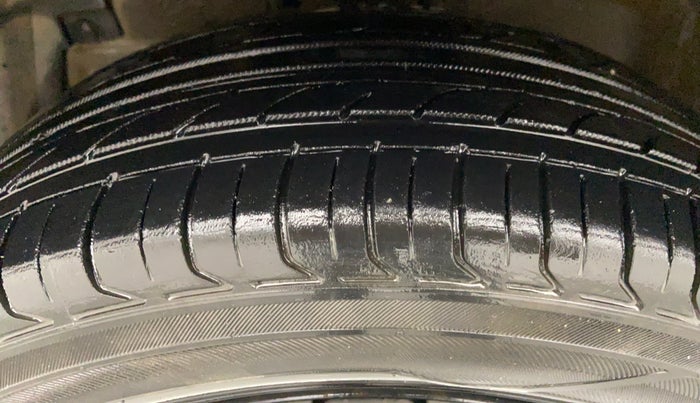 2015 Maruti Swift VDI ABS, Diesel, Manual, 42,729 km, Left Front Tyre Tread