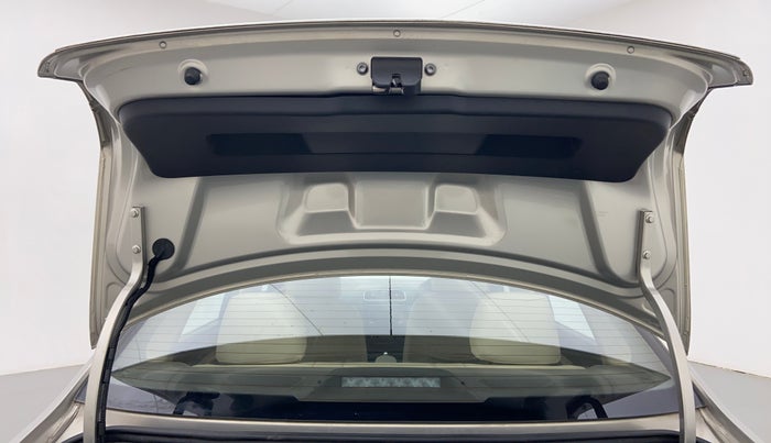 2011 Volkswagen Vento HIGHLINE PETROL AT, Petrol, Automatic, 40,725 km, Boot Door Open