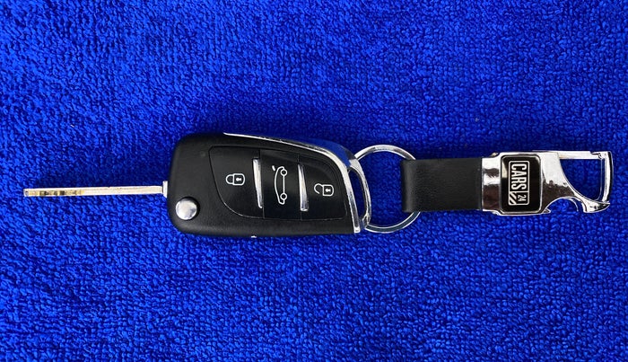 2017 Hyundai Eon MAGNA PLUS OPTIONAL, Petrol, Manual, 40,098 km, Key Close Up