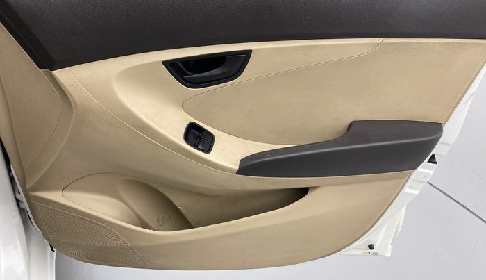 2017 Hyundai Eon MAGNA PLUS OPTIONAL, Petrol, Manual, 40,098 km, Driver Side Door Panels Control