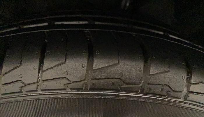 2018 Ford Ecosport TITANIUM + 1.5L DIESEL, Diesel, Manual, 40,167 km, Right Rear Tyre Tread