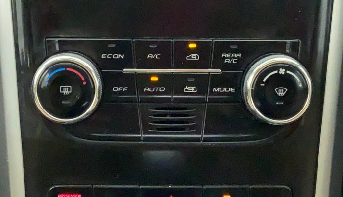 2018 Mahindra XUV500 W11 (O), Diesel, Manual, 48,894 km, Automatic Climate Control