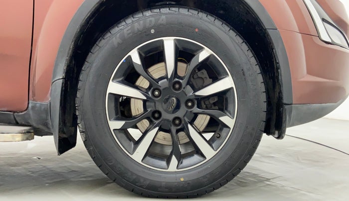 2018 Mahindra XUV500 W11 (O), Diesel, Manual, 48,894 km, Right Front Wheel