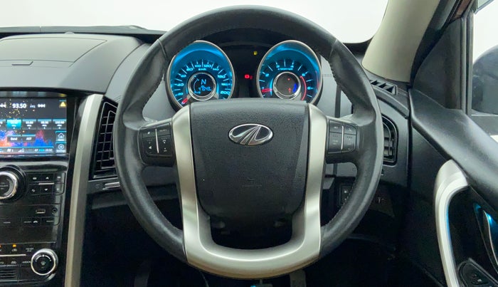 2018 Mahindra XUV500 W11 (O), Diesel, Manual, 48,894 km, Steering Wheel Close Up