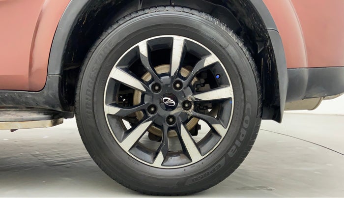 2018 Mahindra XUV500 W11 (O), Diesel, Manual, 48,894 km, Left Rear Wheel