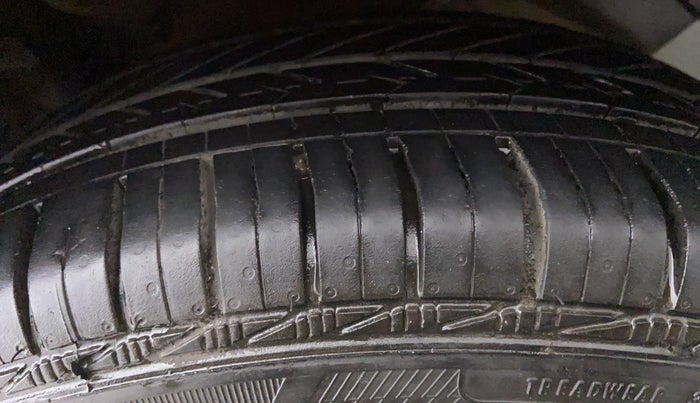 2018 Maruti Celerio VXI CNG OPT, CNG, Manual, 40,582 km, Left Rear Tyre Tread