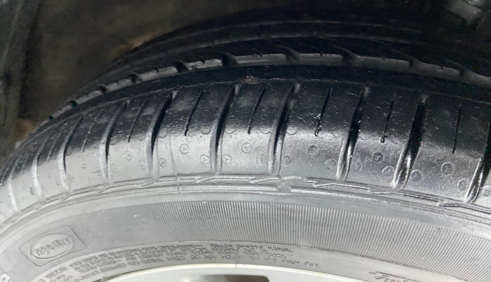 2016 Maruti Ciaz ZDI+ SHVS RS MT, Diesel, Manual, 86,399 km, Right Front Tyre Tread