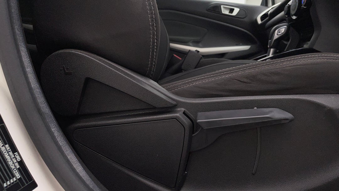 2016 Ford Ecosport Trend, Automatic, 78540 km, Drivers Side Adjustment Panel