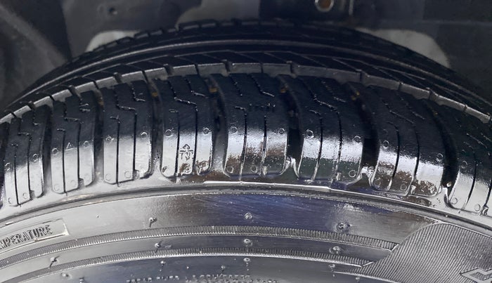 2017 Ford Figo Aspire 1.5 TITANIUM DIESEL, Diesel, Manual, 96,208 km, Left Front Tyre Tread