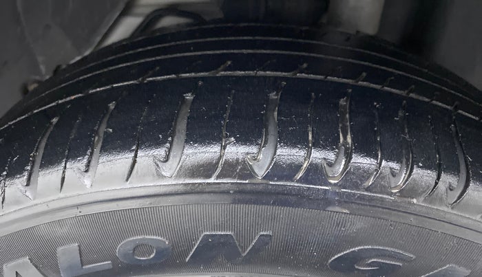 2017 Ford Figo Aspire 1.5 TITANIUM DIESEL, Diesel, Manual, 96,208 km, Left Rear Tyre Tread