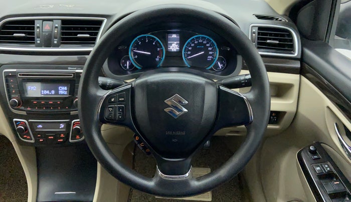 2016 Maruti Ciaz  ZDI SHVS, Diesel, Manual, 87,800 km, Steering Wheel Close Up
