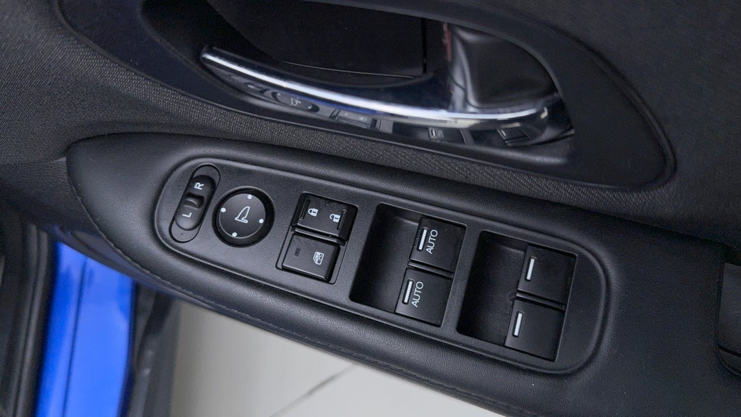2020 Honda HR-V Vti, Automatic, 86441 km, Drivers Side Door Panel Controls
