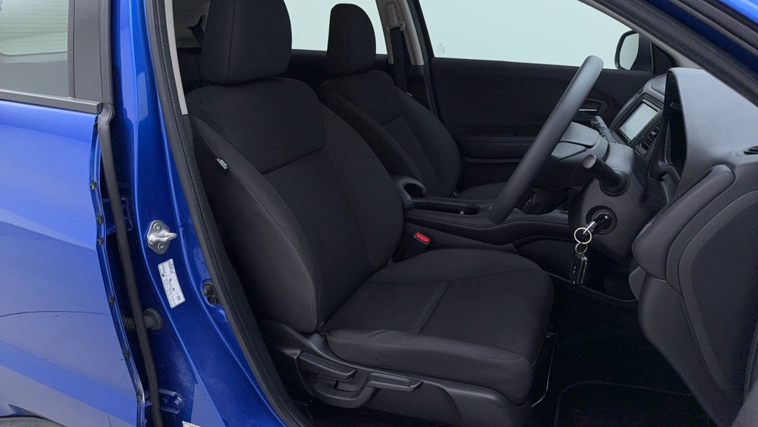 2020 Honda HR-V Vti, Automatic, 86441 km, Right Side Front Door Cabin View