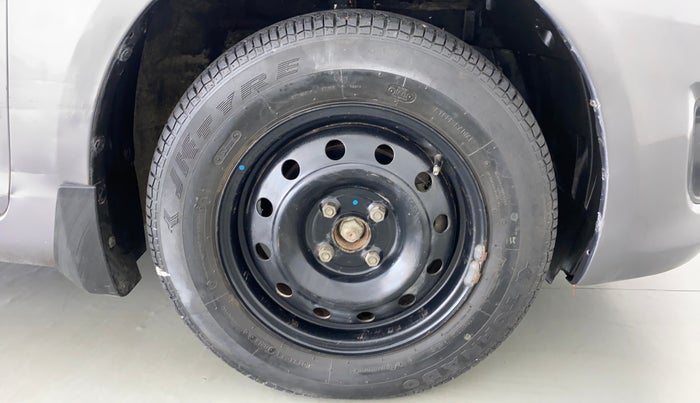 2014 Maruti Swift Dzire VXI, Petrol, Manual, 38,606 km, Right Front Wheel