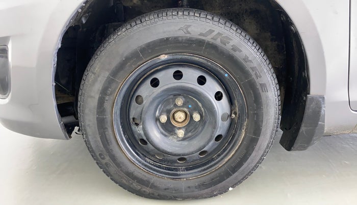 2014 Maruti Swift Dzire VXI, Petrol, Manual, 38,606 km, Left Front Wheel