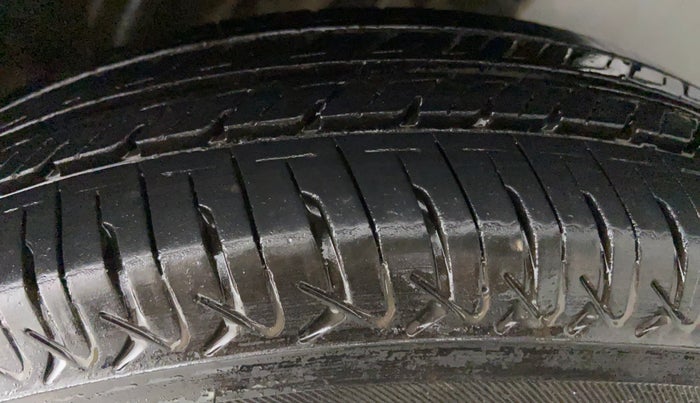 2014 Maruti Wagon R 1.0 LXI CNG, CNG, Manual, 78,686 km, Left Rear Tyre Tread