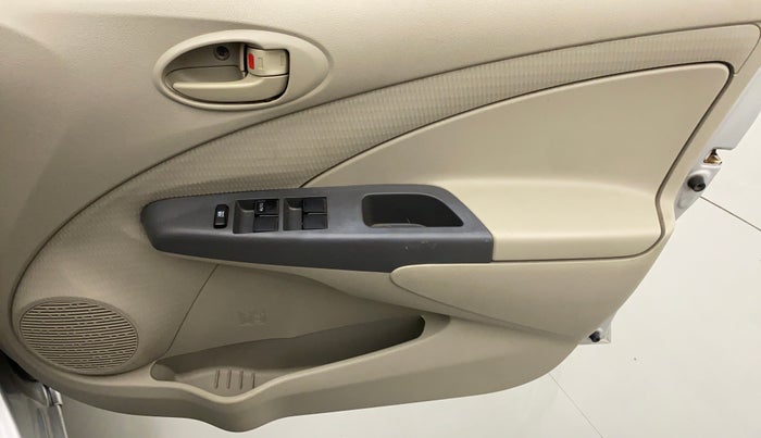 2015 Toyota Etios Liva G, CNG, Manual, 36,339 km, Driver Side Door Panels Control