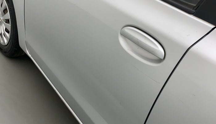 2015 Toyota Etios Liva G, CNG, Manual, 36,339 km, Front passenger door - Minor scratches