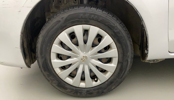 2015 Toyota Etios Liva G, CNG, Manual, 36,339 km, Left Front Wheel